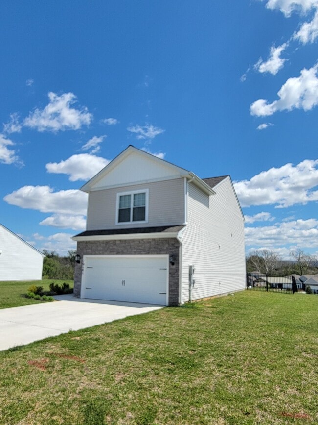 Building Photo - 10101 Amelia Ct