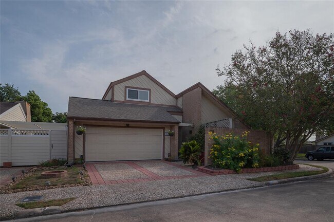 Building Photo - 16623 Park Green Way
