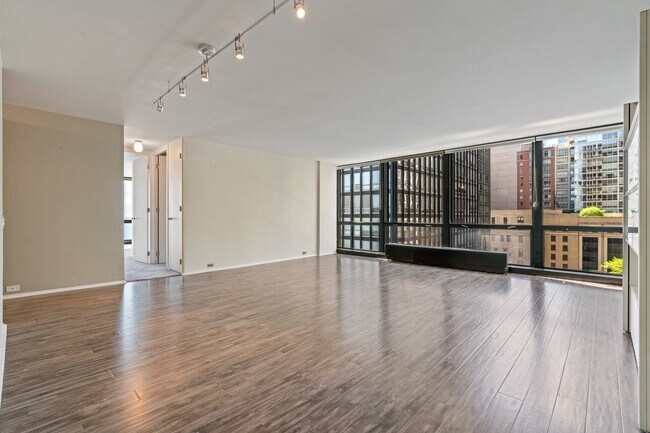 Building Photo - 900 N Lake Shore Dr