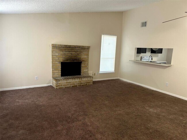 Foto del edificio - 15906 Blueridge Rd