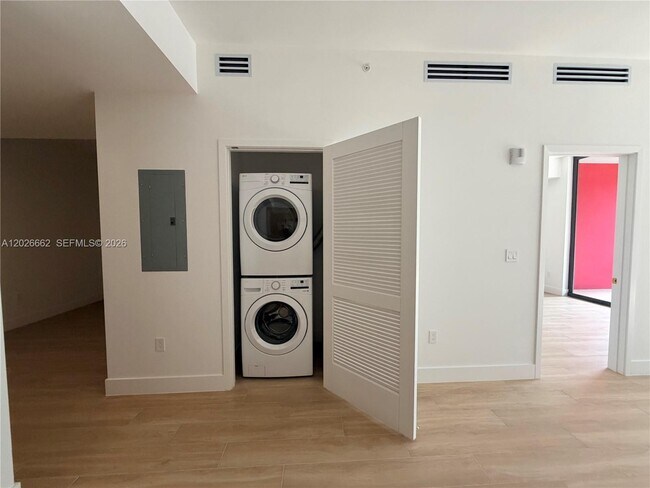 Foto del edificio - 90 NE 32nd St