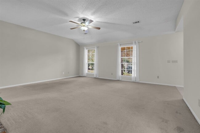 Building Photo - 10 Treadwell Ct