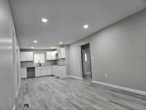 Building Photo - 1529 Delaware Ave