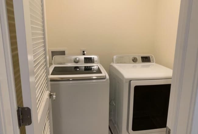 Foto del edificio - 499 Hamilton St