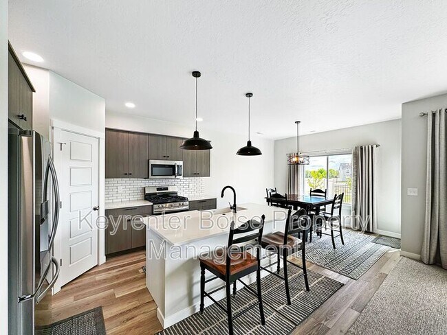 Building Photo - 11253 W Langit St