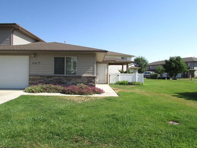 2470 1/2 Brookwillow Loop - 2470 1/2 Brookwillow Loop Townhome
