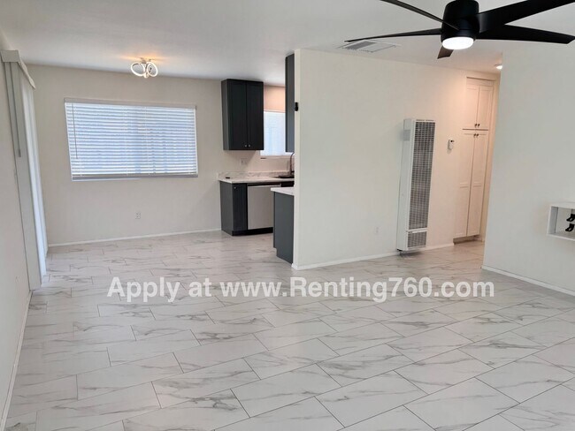 Foto del edificio - Updated 3 Bed 2 Bath Home Centrally Located!!