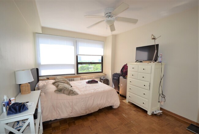 Building Photo - 4180 N Marine Dr