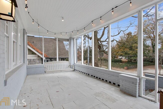 Building Photo - 1161 Monroe Dr NE