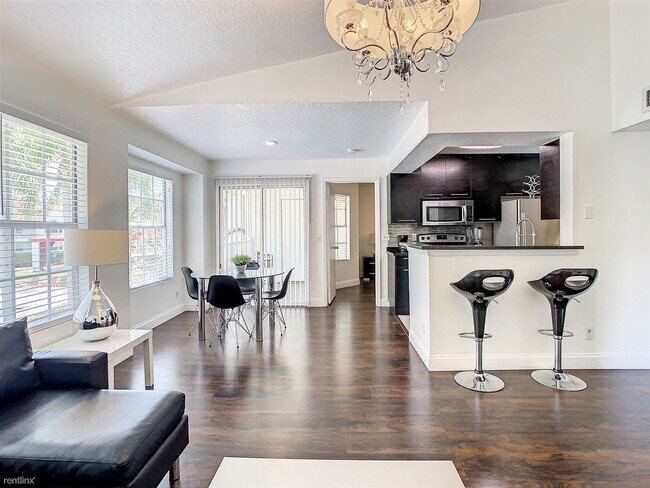 Building Photo - 2 br, 2 bath Condo - 11532 Westwood Blvd