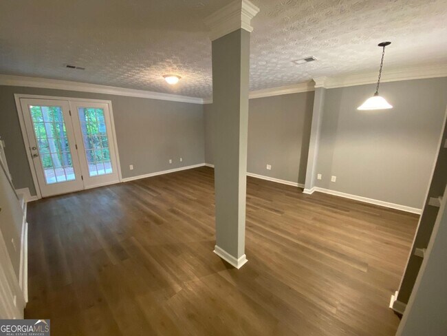 Foto del edificio - 4611 Logan Way