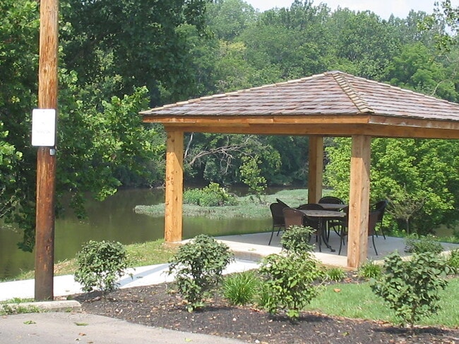 Building Photo - 2591 Olde Hill Ct N