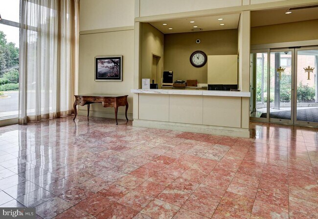 Foto del edificio - 4201 Cathedral Ave NW