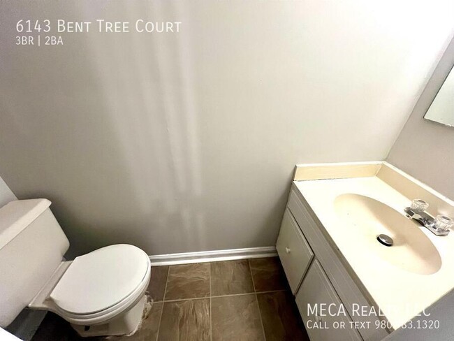Building Photo - 6143 Bent Tree Ct