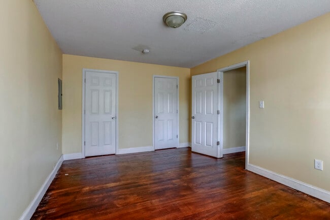 Building Photo - 3700 Pasadena St