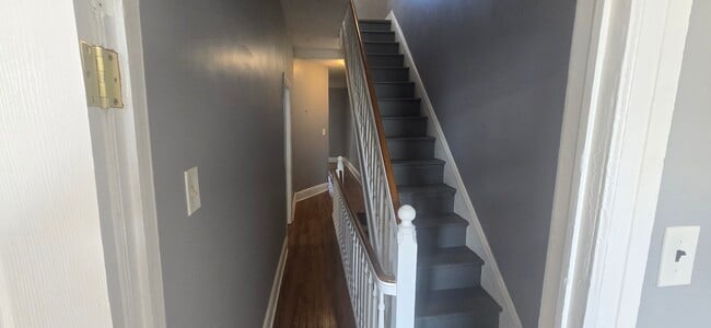 Foto del edificio - 404 Rutherford Ave