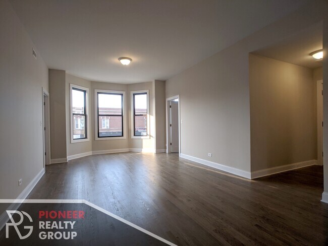 Foto del edificio - 3407 W Fullerton Ave