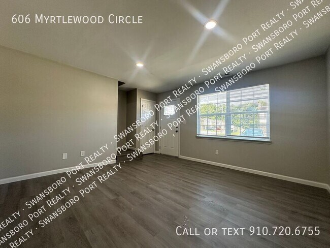 Building Photo - 606 Myrtlewood Cir