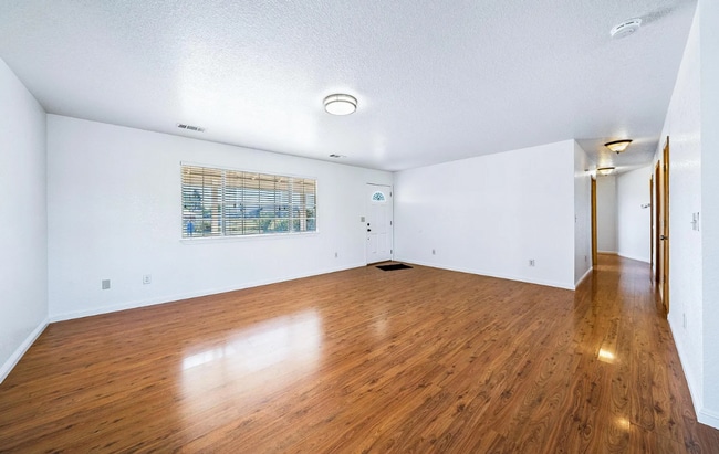 Building Photo - Beautiful 5 Acre Property in Cottonwood