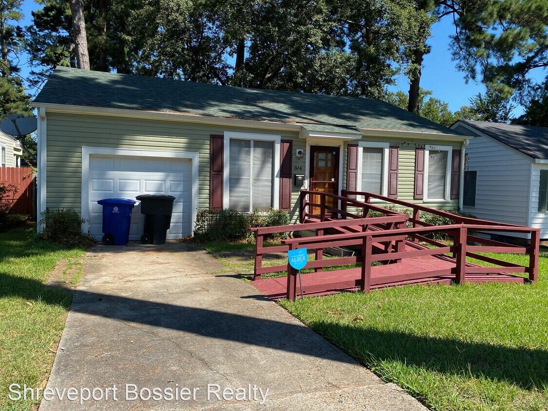 Primary Photo - 2 br, 1 bath House - 844 Robinhood Drive