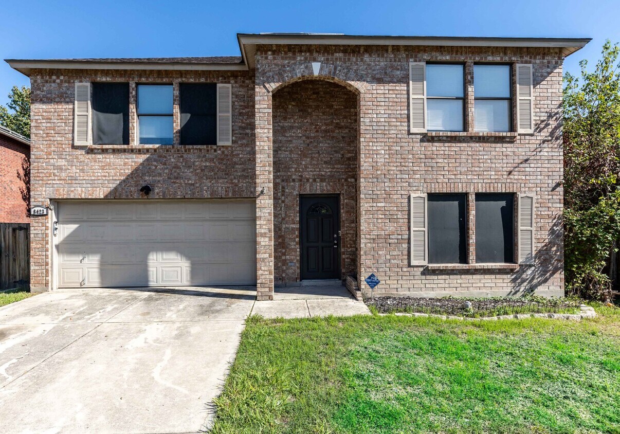 8423 Parry Path, Converse, TX 78109 Room for Rent in Converse, TX