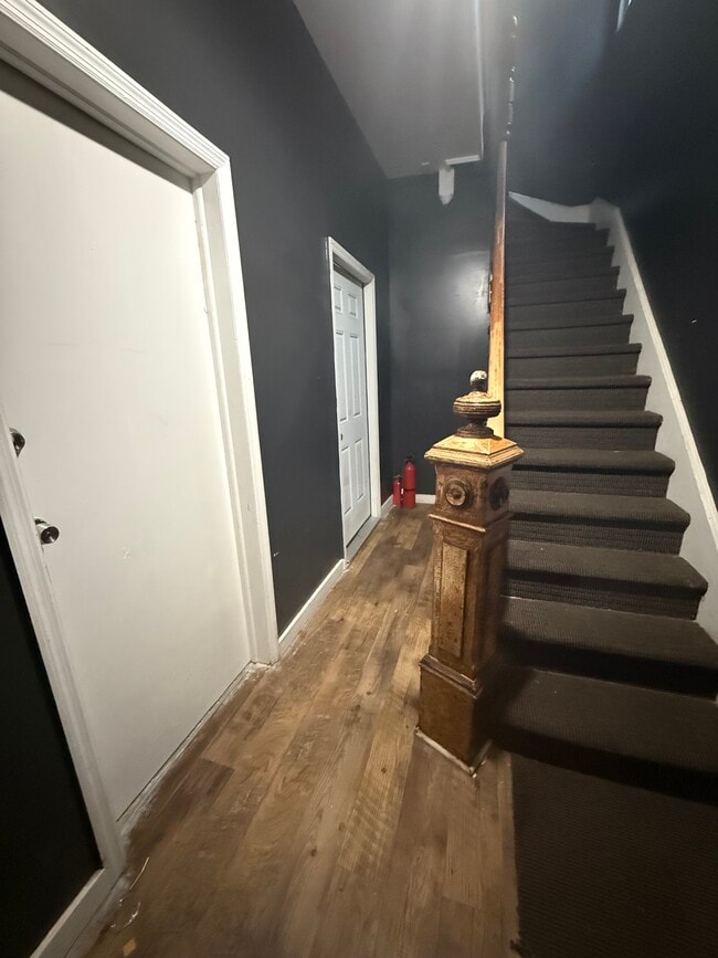 Entrance - 140 E Jersey St