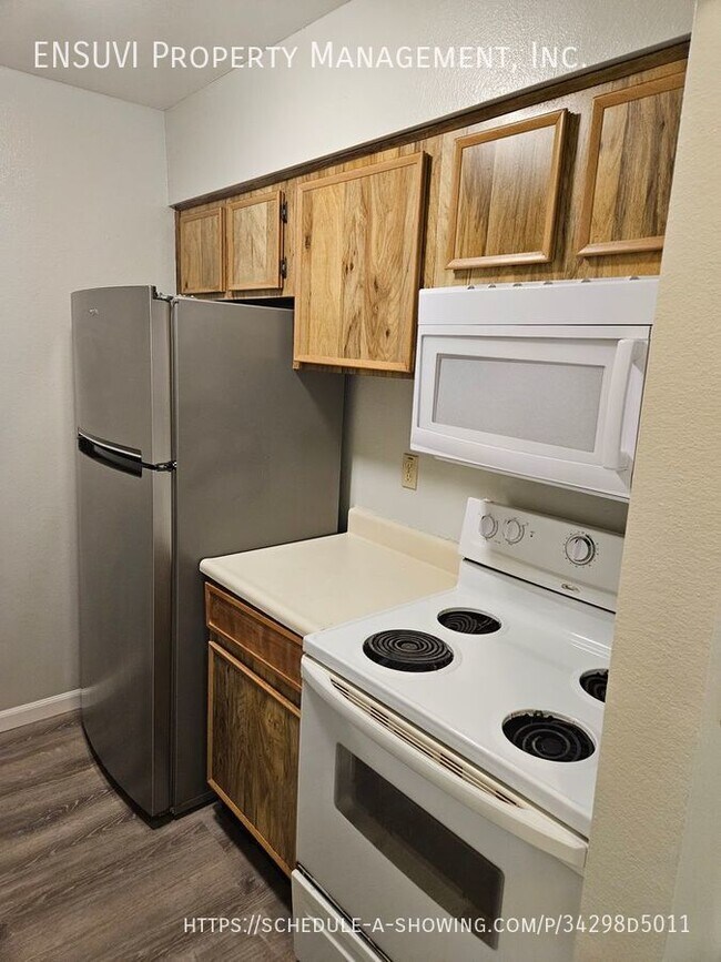 Building Photo - 2-bedroom / 2 bath condo is located in the...