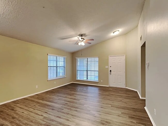 Foto del edificio - 4353 Metronome Dr