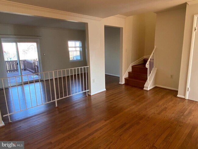 Foto del edificio - 7432 Pohick Rd