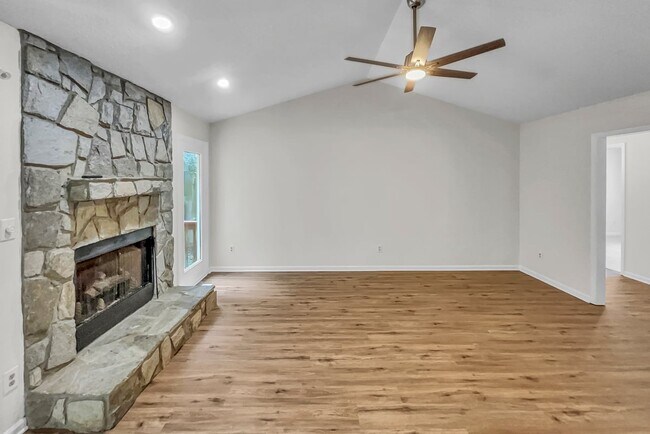 Building Photo - 209 Clearwater Ct
