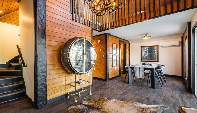 Building Photo - 20220 Wooded View Ln