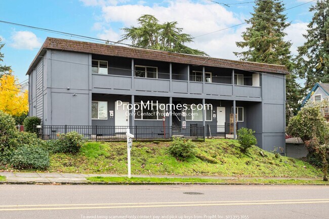 Foto del edificio - Updated Two Bedroom Unit in the Heart of Oregon City - NEW PHOTOS