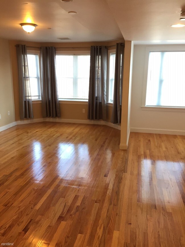 Building Photo - 3 br, 2.5 bath Duplex - 387 Hyde Park Ave # 2
