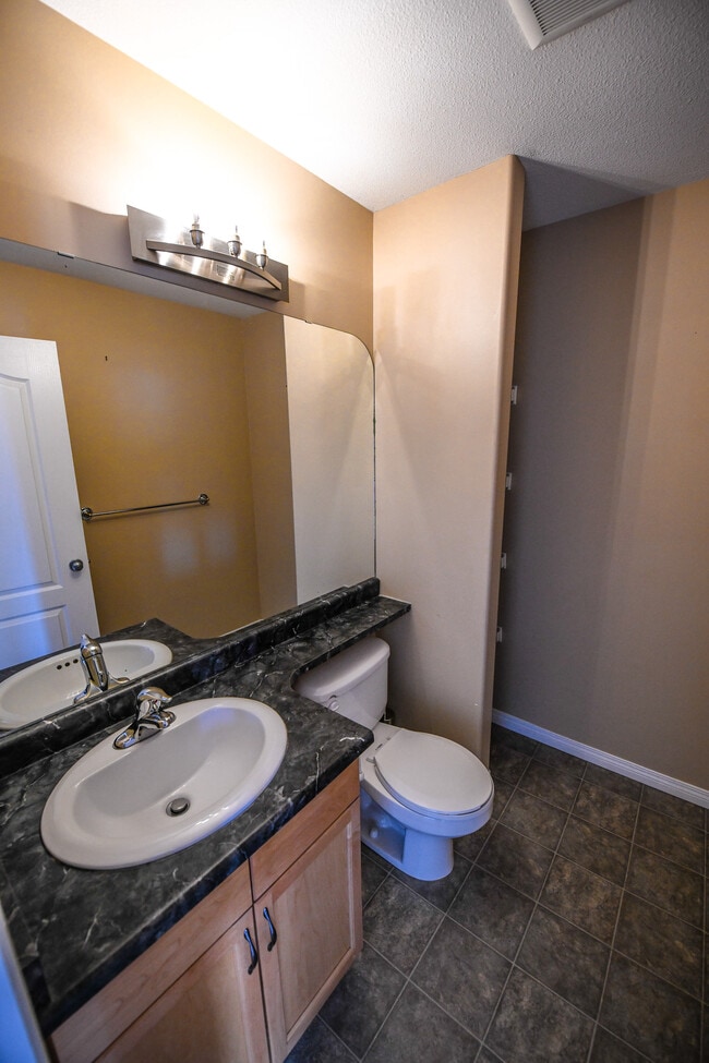 Building Photo - 9004-9095 95 Ave