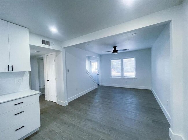 Foto del edificio - 110 E 30th St