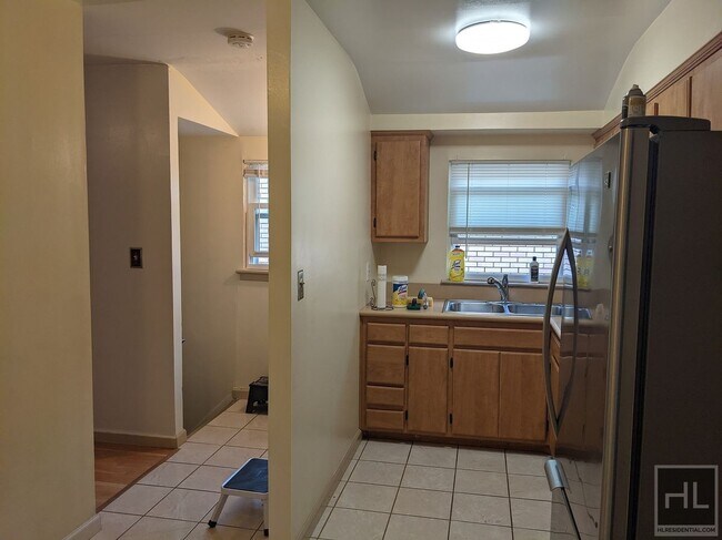 Building Photo - 115 AVENUE