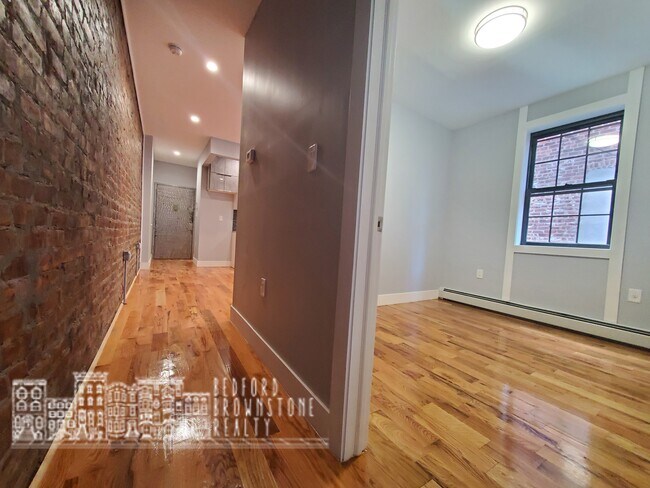 Foto del edificio - 640 Elton St