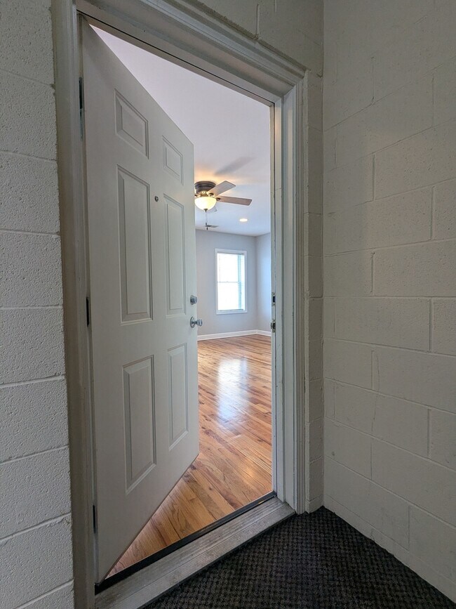 Foto del edificio - 2451 W Harrison St