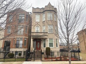 Building Photo - 4837 S Prairie Ave