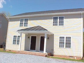 Building Photo - 2528 Old Forest Rd