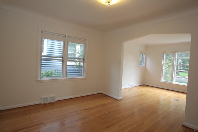 Den/dining off of living room - 518 W Hudson Ave