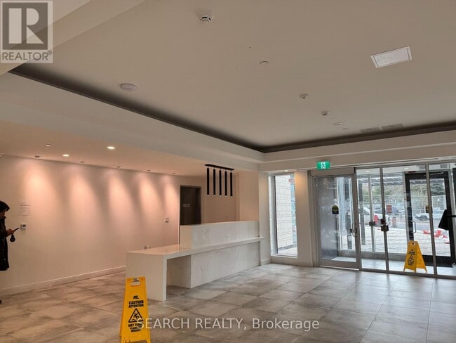 Building Photo - 705 Davis Dr