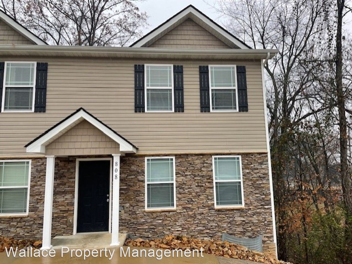 Primary Photo - 2 br, 2.5 bath House - 808 Bob Kirby Road