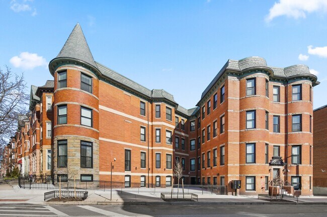 Foto del edificio - 2201 Brookfield Ave