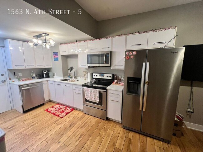 Foto del edificio - 1563 N 4th St