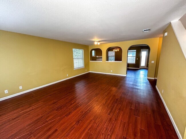 Foto del edificio - Rare 5 Bedroom in Crystal Knoll Georgetown