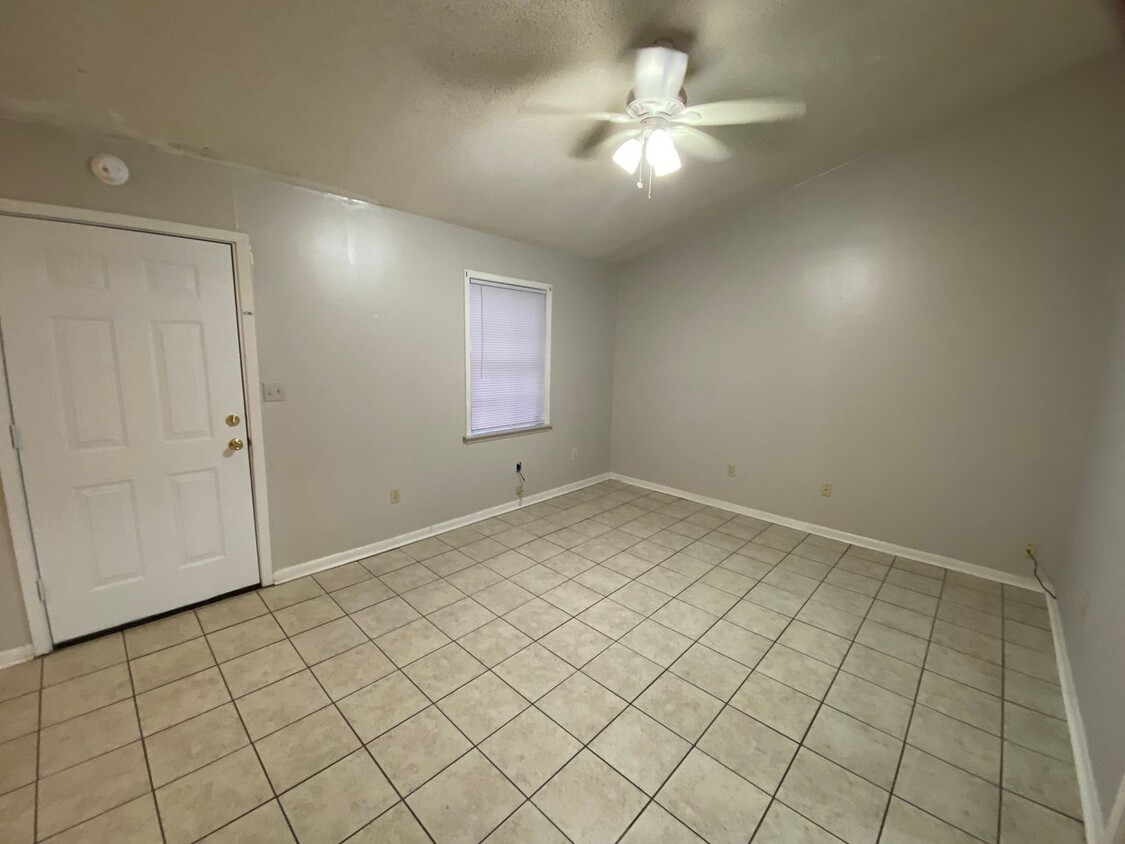 Foto principal - 1BR/1BA For Rent