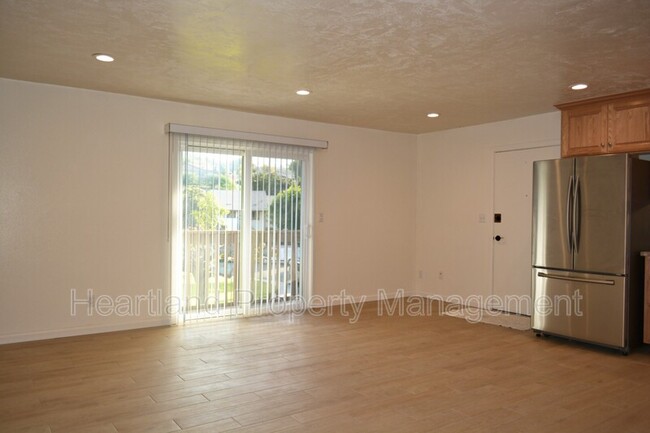 Building Photo - 6420 Bell Bluff Ave