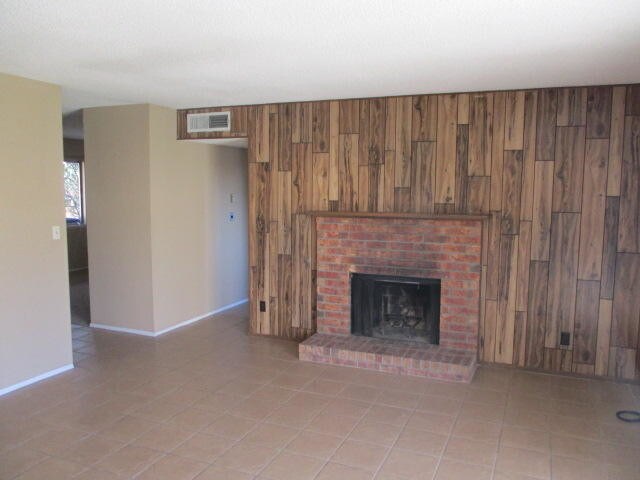 Building Photo - 1511 Bert Green Dr