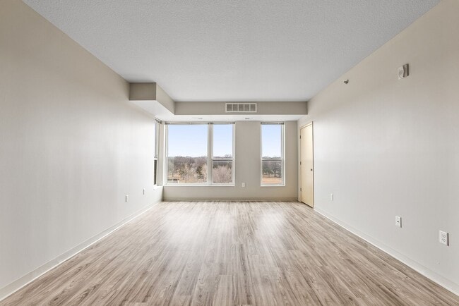 Building Photo - Brook Avenue Co-op